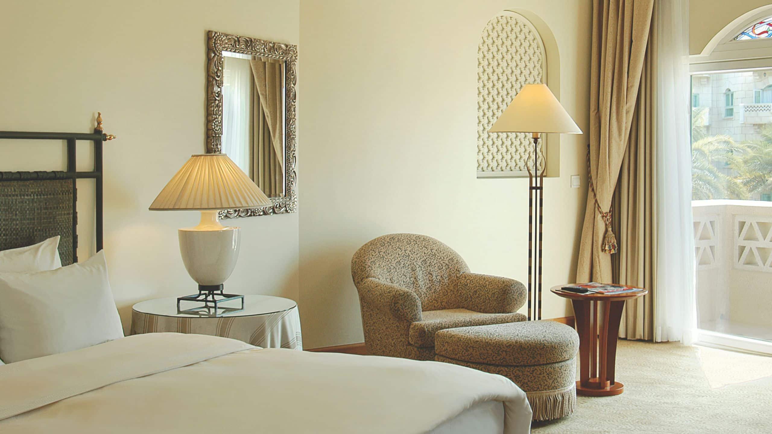Grand Hyatt Muscat Hotel Exterior photo A guest room at the Four Seasons Hotel, Cairo