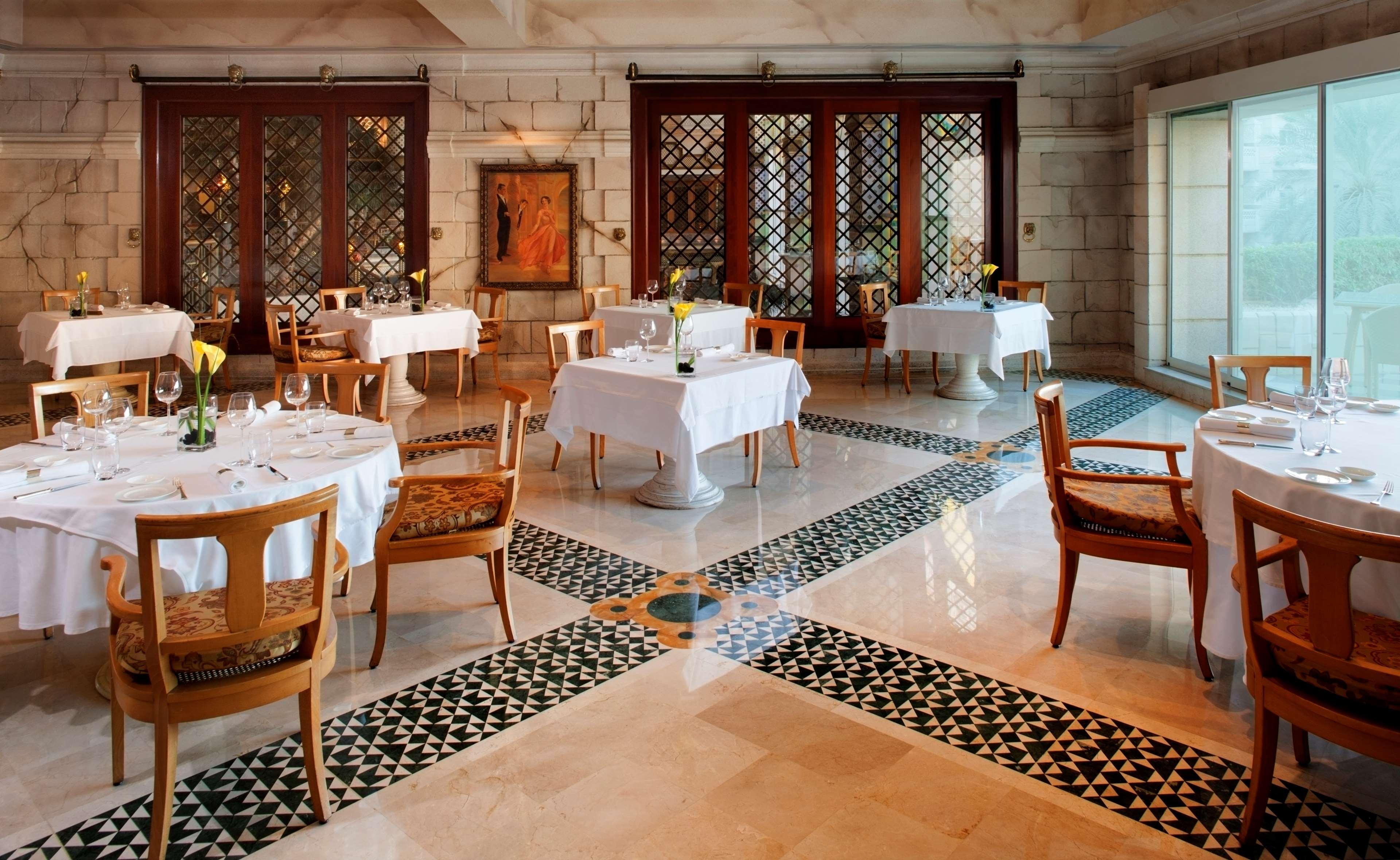 Grand Hyatt Muscat Hotel Exterior photo The restaurant at the Taj Mahal Palace