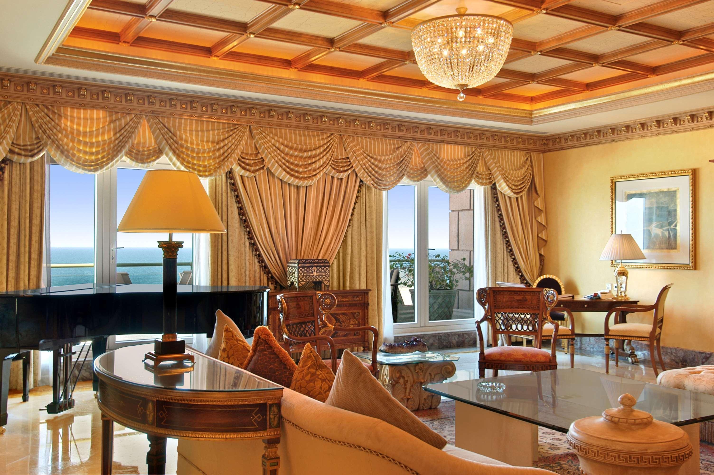 Grand Hyatt Muscat Hotel Exterior photo A suite at the Jumeirah Atlantis