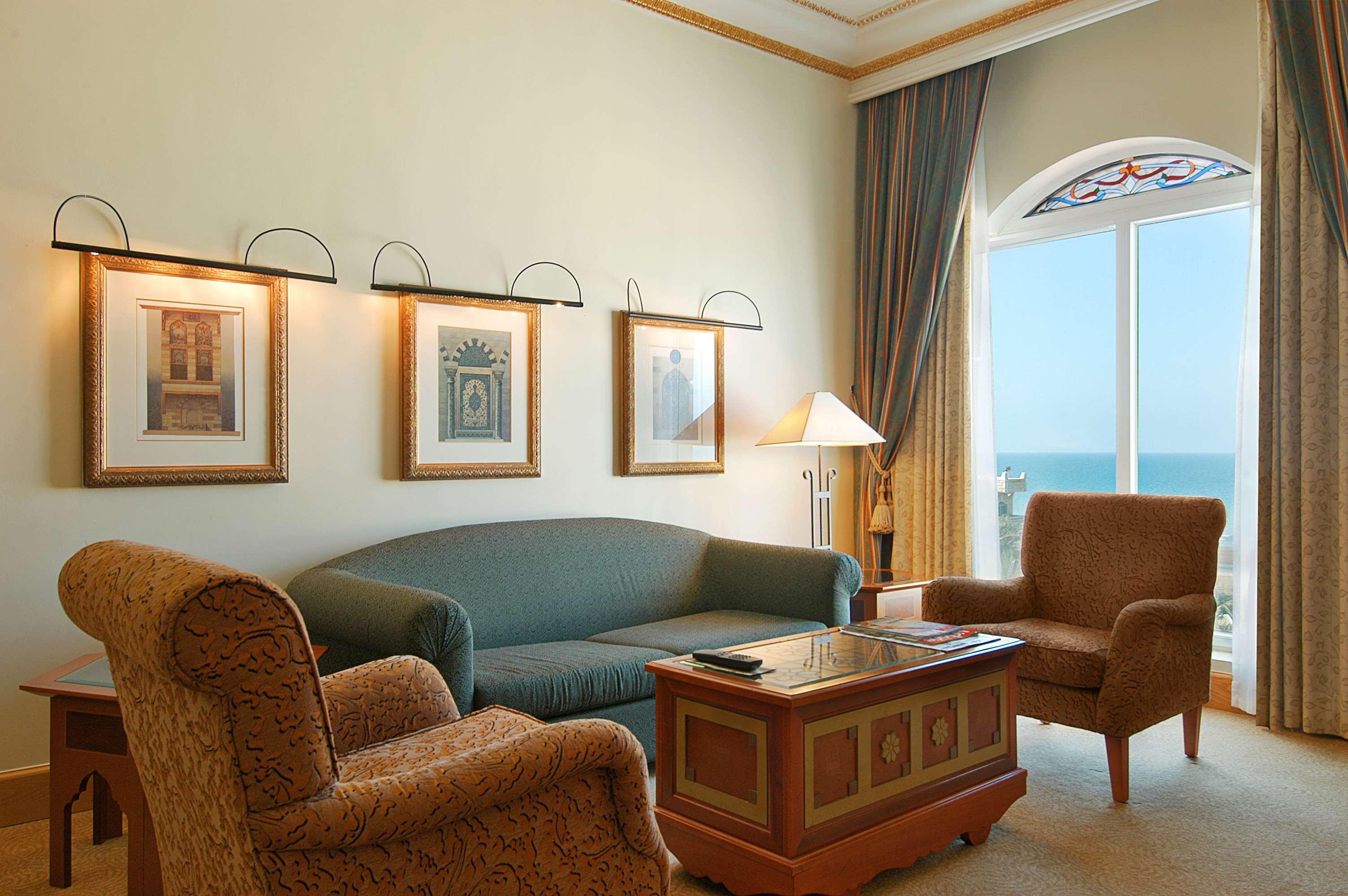 Grand Hyatt Muscat Hotel Exterior photo A living room