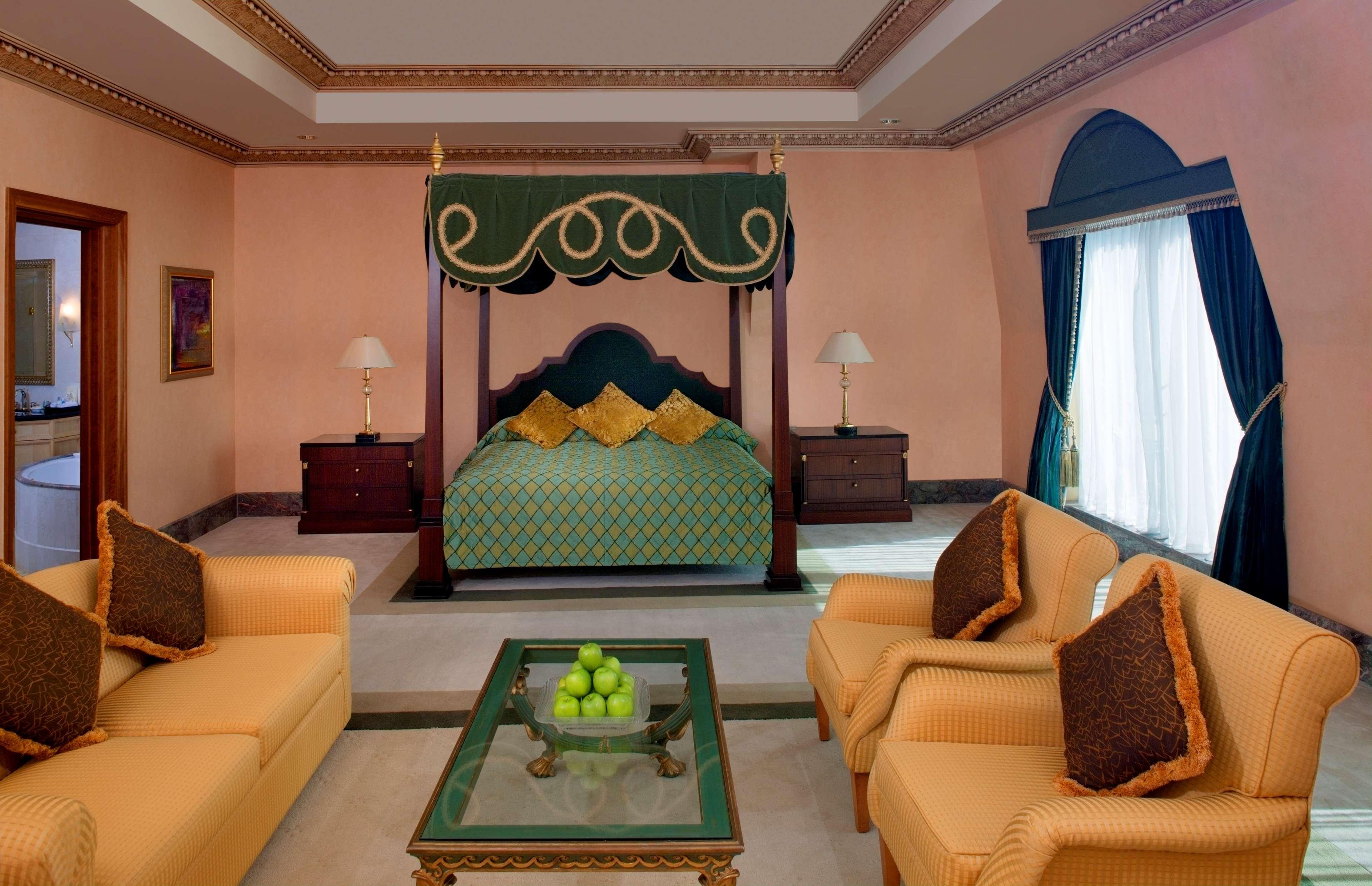 Grand Hyatt Muscat Hotel Exterior photo Suite at the Jumeirah Creekside Hotel