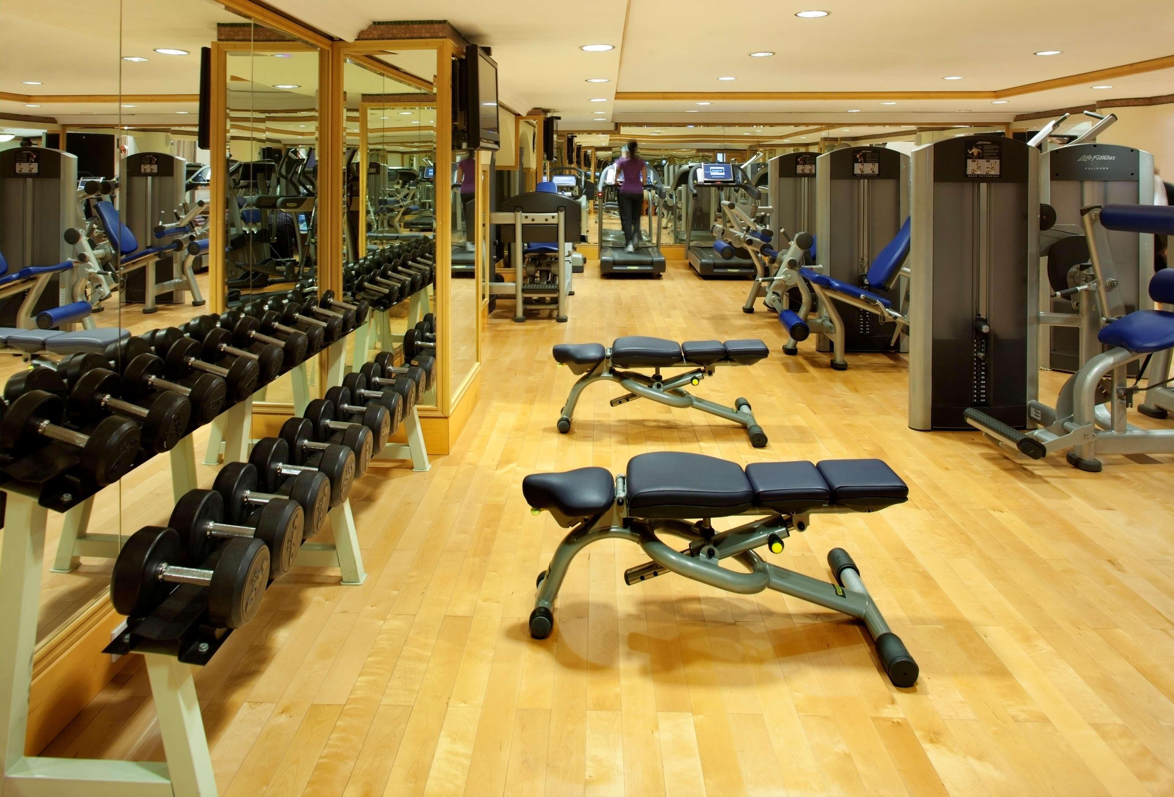 Grand Hyatt Muscat Hotel Exterior photo The gym at the InterContinental