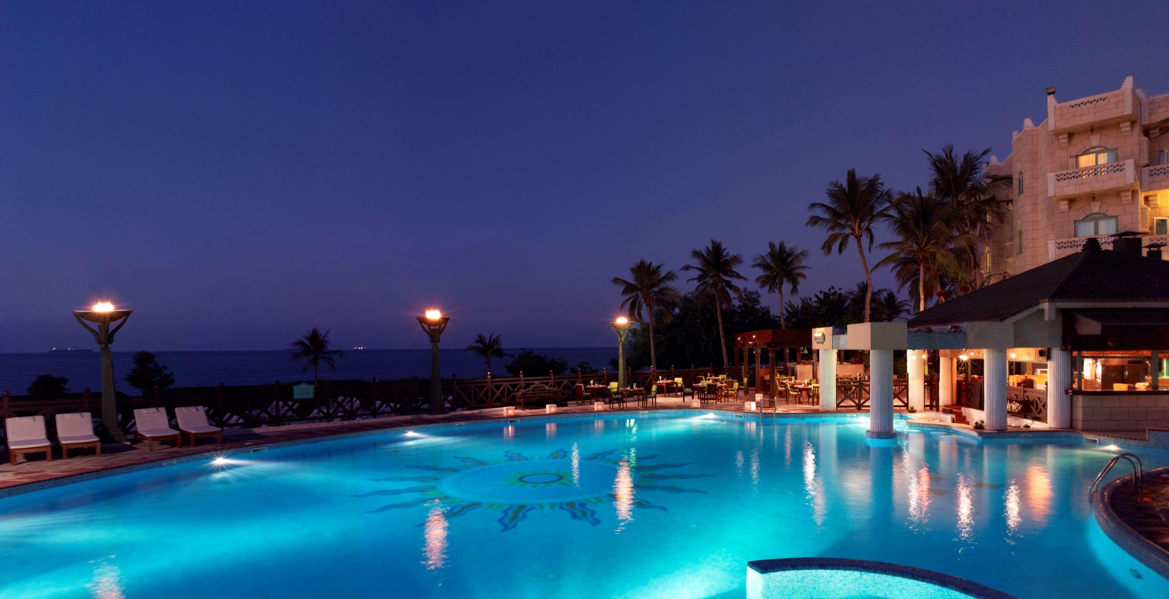 Grand Hyatt Muscat Hotel Exterior photo The pool at the resort